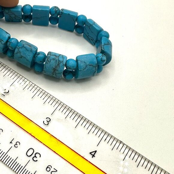 Dyed howlite stretchy bracelet - Picture 9 of 9